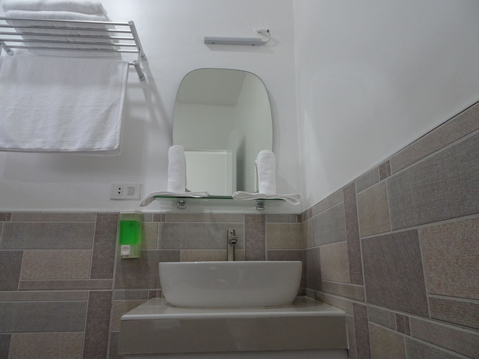 Bathroom 4, Selectum Mangrove Resort, Panglao