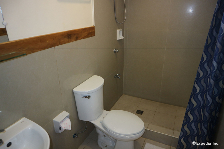 Bathroom 4, La Esperanza Hotel, Kalibo