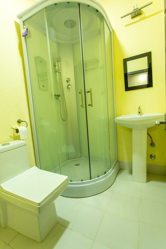 Bathroom 5, Hotel Park Victoria, Kolkata