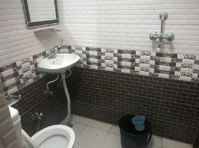 Bathroom, Hotel Dharohar Palace, Jaipur