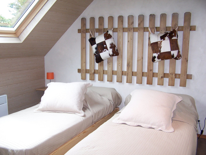 Bedroom 3, Chambre d'hôtes Les Gosselins, Manche