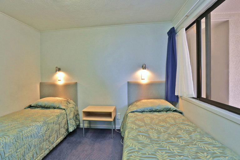 Bedroom 4, Edgewater Motor Lodge, Napier