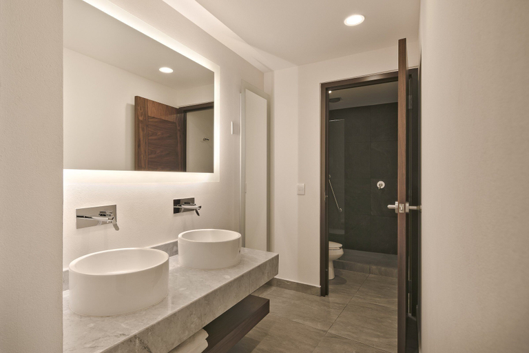 Bathroom 4, Gamma Orizaba Grand Hotel de France, Río Blanco