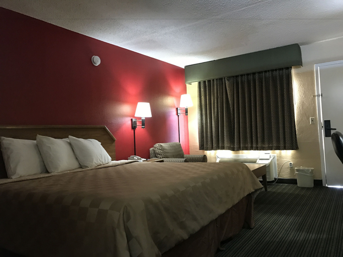 Bedroom 4, Rodeway Inn Hazlehurst, Copiah
