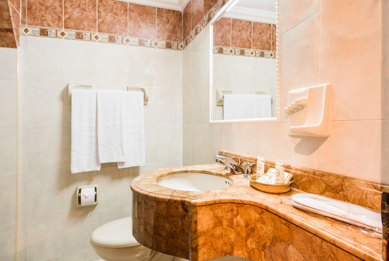 Bathroom 4, Hotel Majestic Barranquilla, Barranquilla