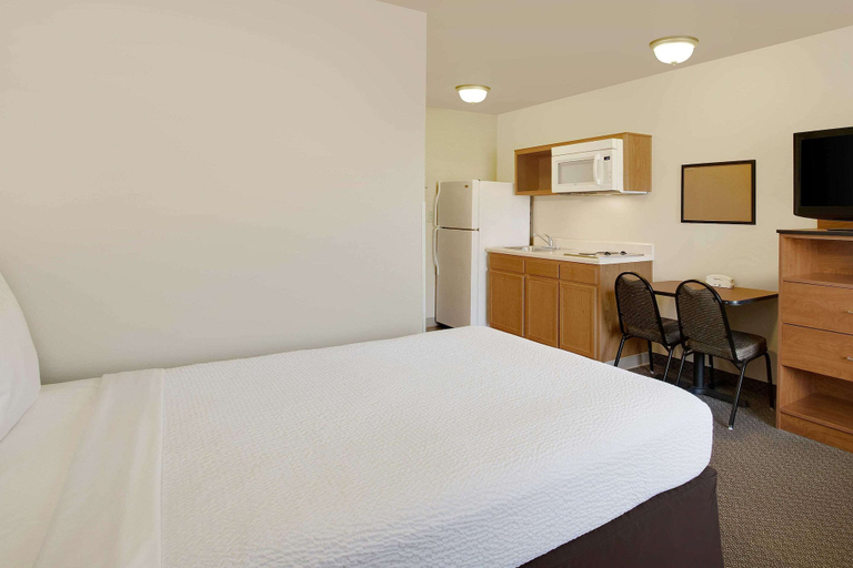 Bedroom 3, WoodSpring Suites Richmond West I-64, Henrico