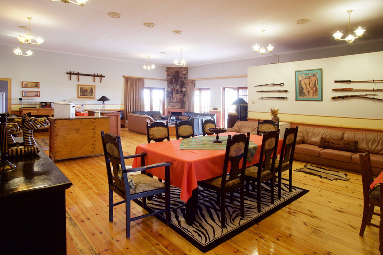 Food & Drinks 5, Mentors Country Estate, Cacadu