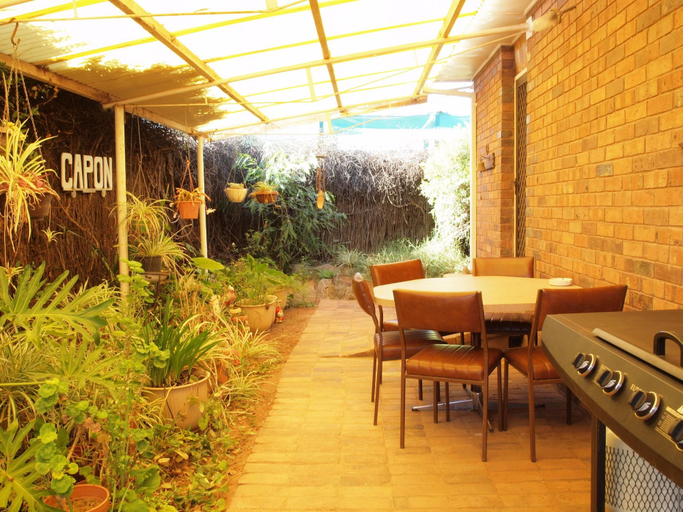 Food & Drinks 5, Capon Cottage, Broken Hill