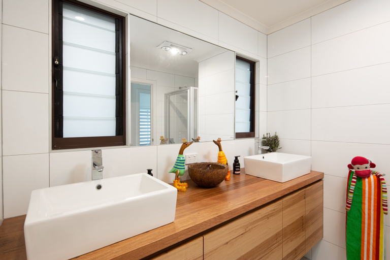 Bathroom 4, Smith Beach Getaways Beachwood Classic, Bass Coast - Phillip Is.