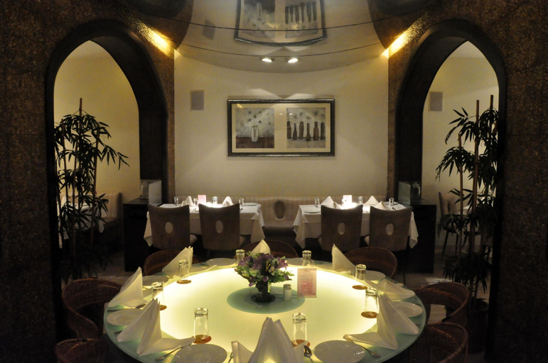 Food & Drinks 5, Abbott Hotel, Thane