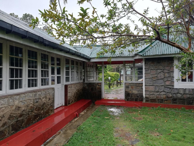 Property grounds 5, Lourdes Eco Bungalow, Hildummulla