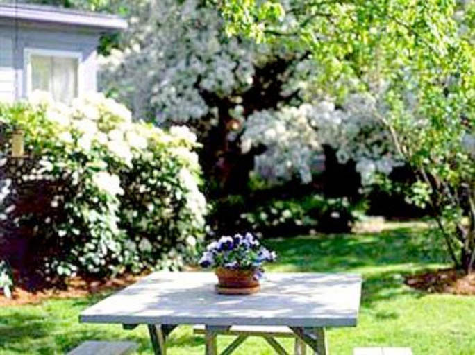 Others 5, Snug Cottage, Barnstable
