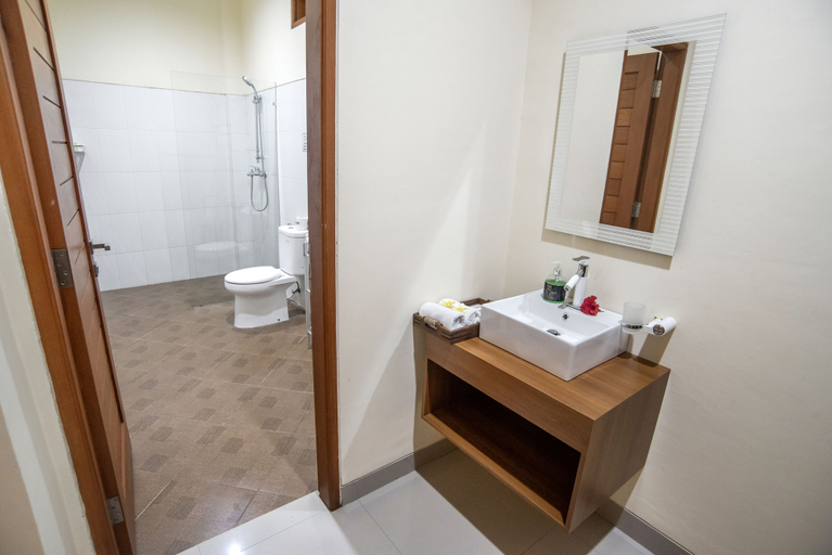 Bathroom 5, Tom's Inn Pecatu, Badung