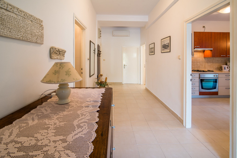 Others 5, Apartment Anica, Malinska-Dubašnica
