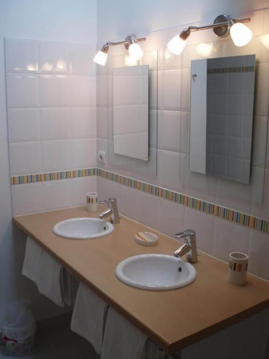 Bathroom 3, Les Chaufourniers, Calvados
