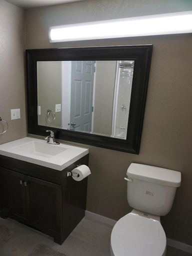 Bathroom 5, Riverfront Studio Suites, Blue Earth
