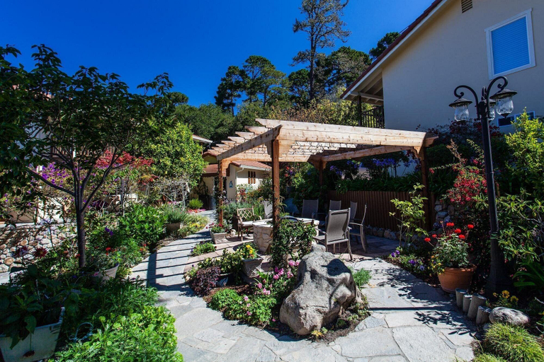 Exterior & Views 2, Vendange Carmel Inn & Suites, Monterey