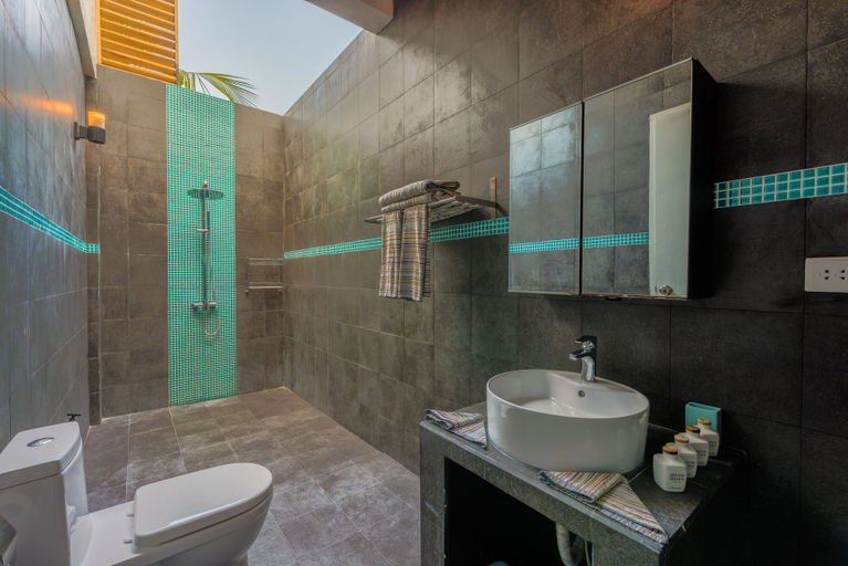 Bathroom 4, Boutique Beach
