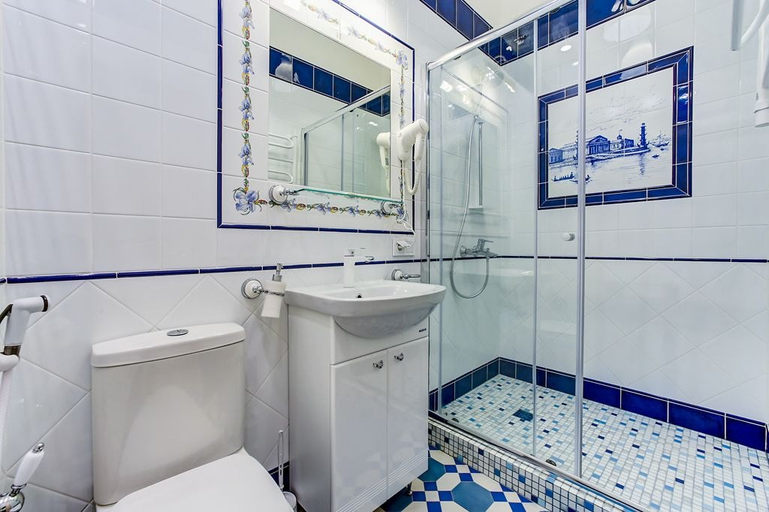 Bathroom 3, Apartments near Palace Square, Sankt-Peterburg gorsovet