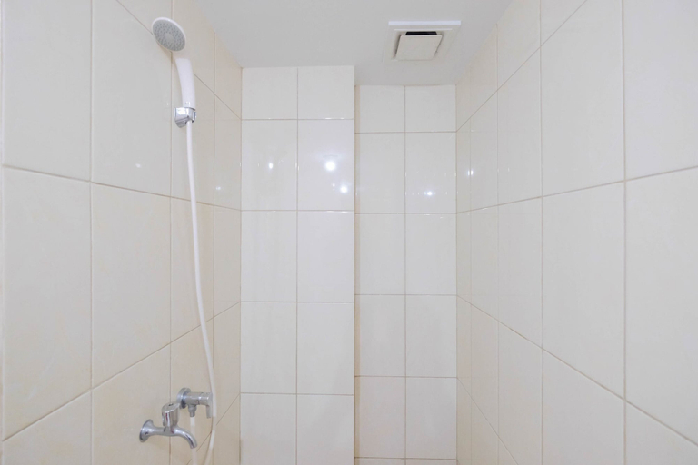 Bathroom 3, Affordable Price 2BR Apartment @ Springlake Summarecon Bekasi, Bekasi