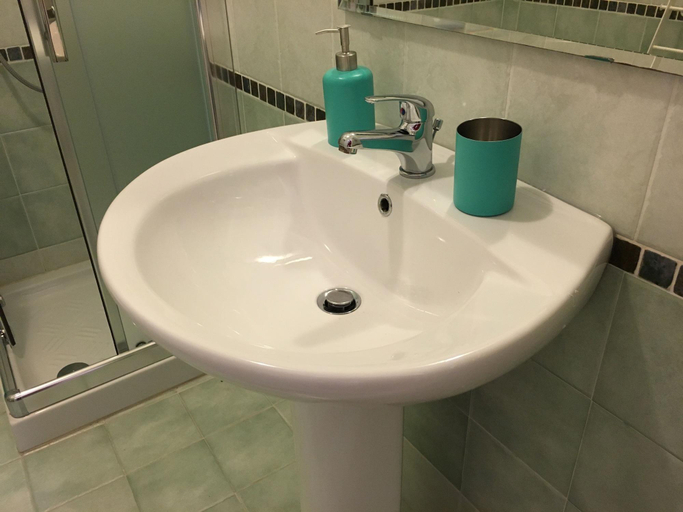 Bathroom 3, Dormi A Roma, Rome