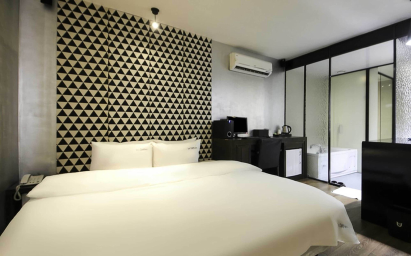 Bedroom 5, Gary Cooper Hotel, Haeundae