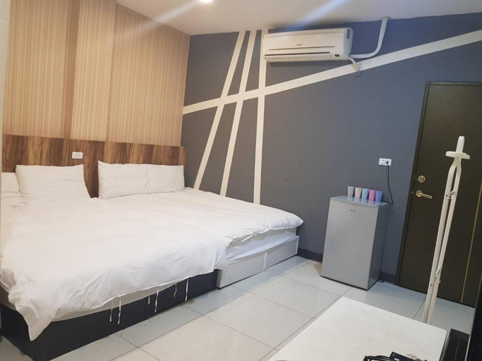 Bedroom 3, Feng Chia Wales, Taichung