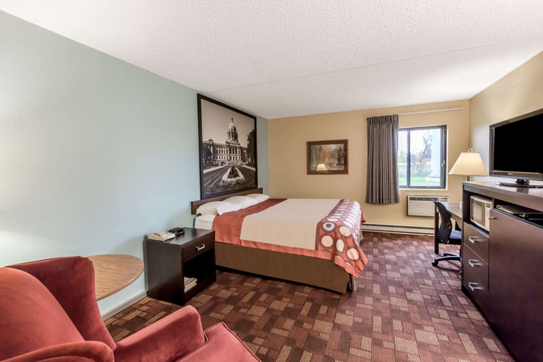 Others 5, Super 8 by Wyndham Luverne, Rock