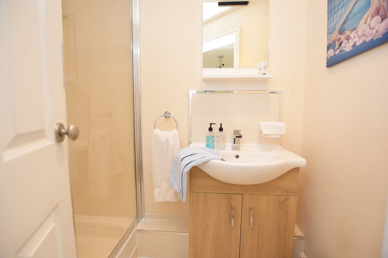 Bathroom 4, Little Rushbrook Cottages, Warwickshire