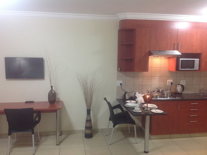 Others 5, Anka Lodge, City of Johannesburg