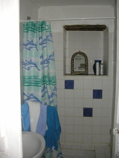 Bathroom 2, Les Marronniers, Alpes-de-Haute-Provence