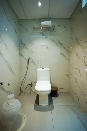 Bathroom 5, The Eden Park Boutique Hotel, Krishna