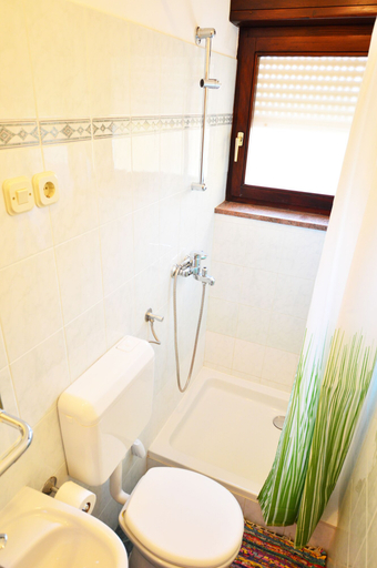 Bathroom 4, Elza Apartments, Zadar
