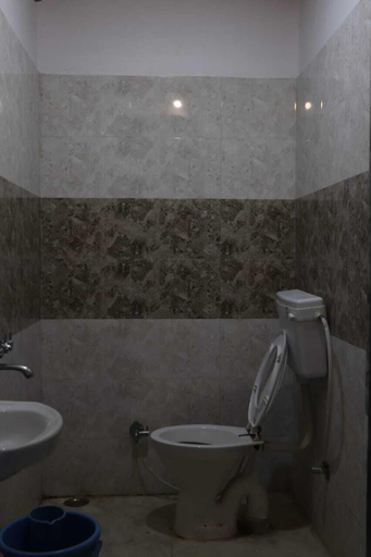 Bathroom, Black Pepper Guest House, Udaipur