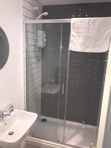 Bathroom 4, Dixie Arms, Leicestershire