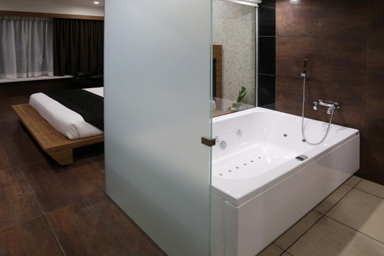Bathroom 4, Hotel Grand Kailash, Aurangabad