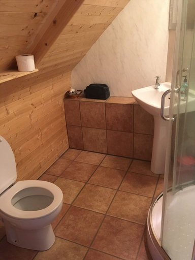 Bathroom 4, The Folly Hotel, East Lothian