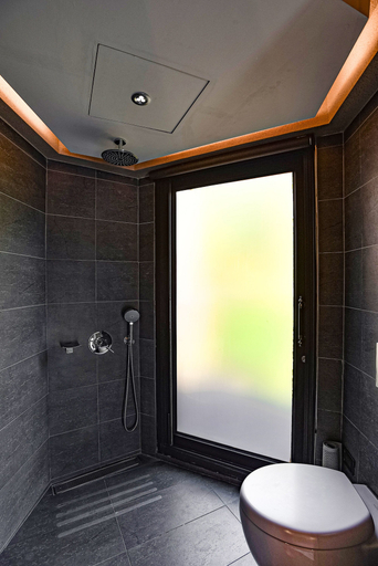 Bathroom 3, The House 15, Pingtung