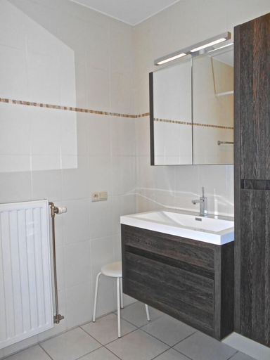 Bathroom 4, Kompas 1 0102, West-Vlaanderen