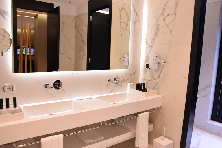 Bathroom 4, Unik Hotel, Tirana