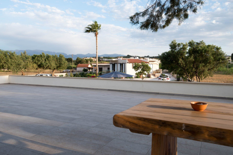 Others 3, Electra Studios, Crete