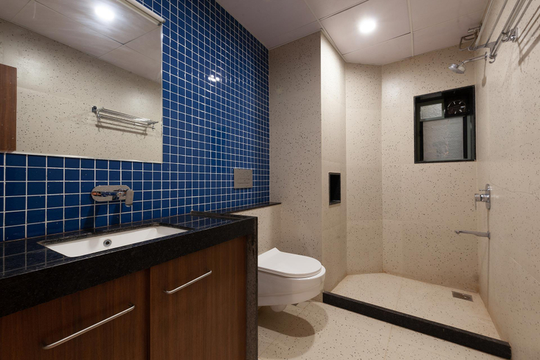Bathroom 2, StayVista at Morning Dew Retreat, Nashik