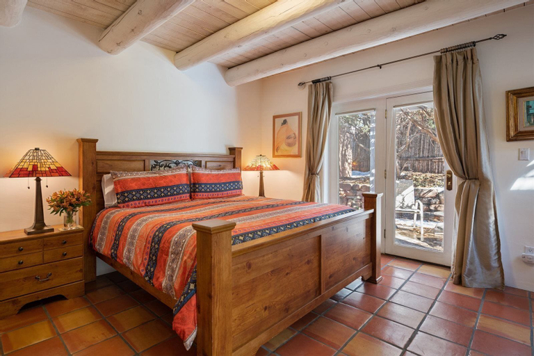 Bedroom 1, Wisteria - Delightful Updated Family Home, Seven Blocks to the Plaza, Santa Fe