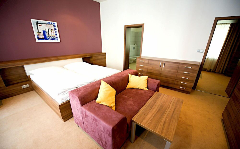 Bedroom 2, Hotel & Pivovar ČERNÝ OREL, Kroměříž