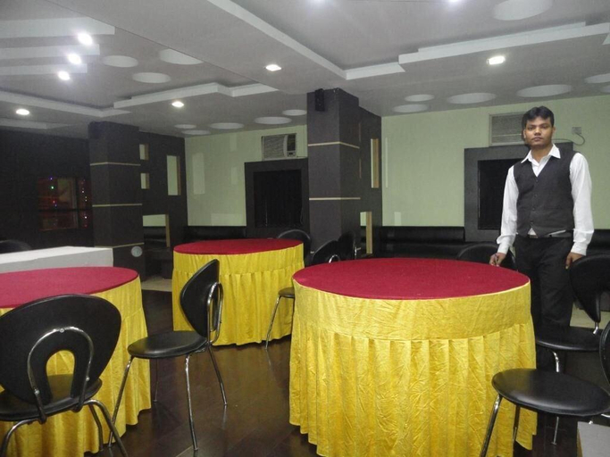 Food & Drinks 5, Green Valley Hotel, Kamrup Metropolitan