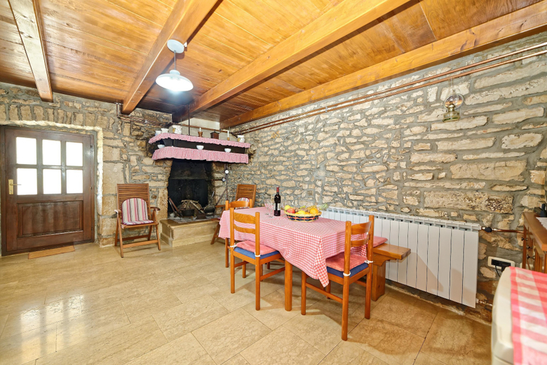 Others 4, House Percan Ivica / K1, Marčana