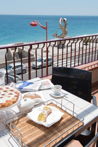 Food & Drinks 5, La Sirena Bed & Breakfast, Messina