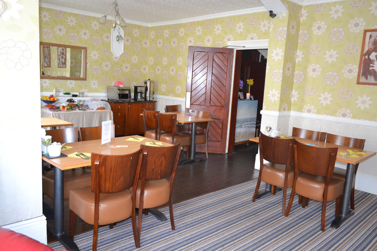 Food & Drinks 5, Holmlea Guest House, Blackpool
