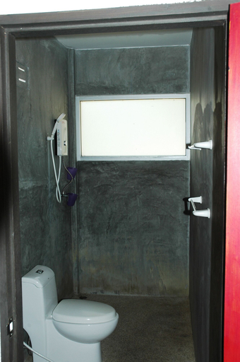 Bathroom 5, Green Canyon Hotel, Ko Samui