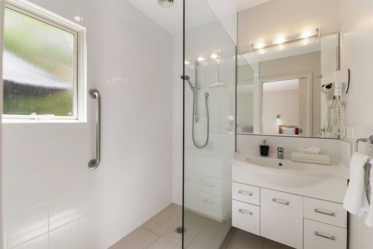 Bathroom 4, The Village Resort, Taupo